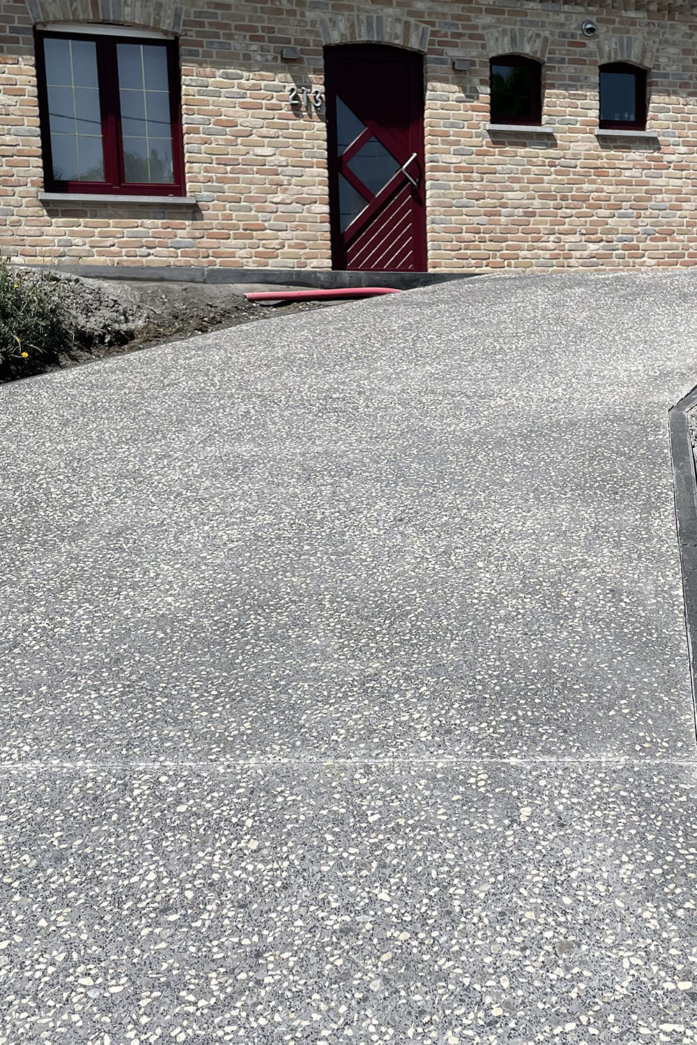 allée en béton désactivé